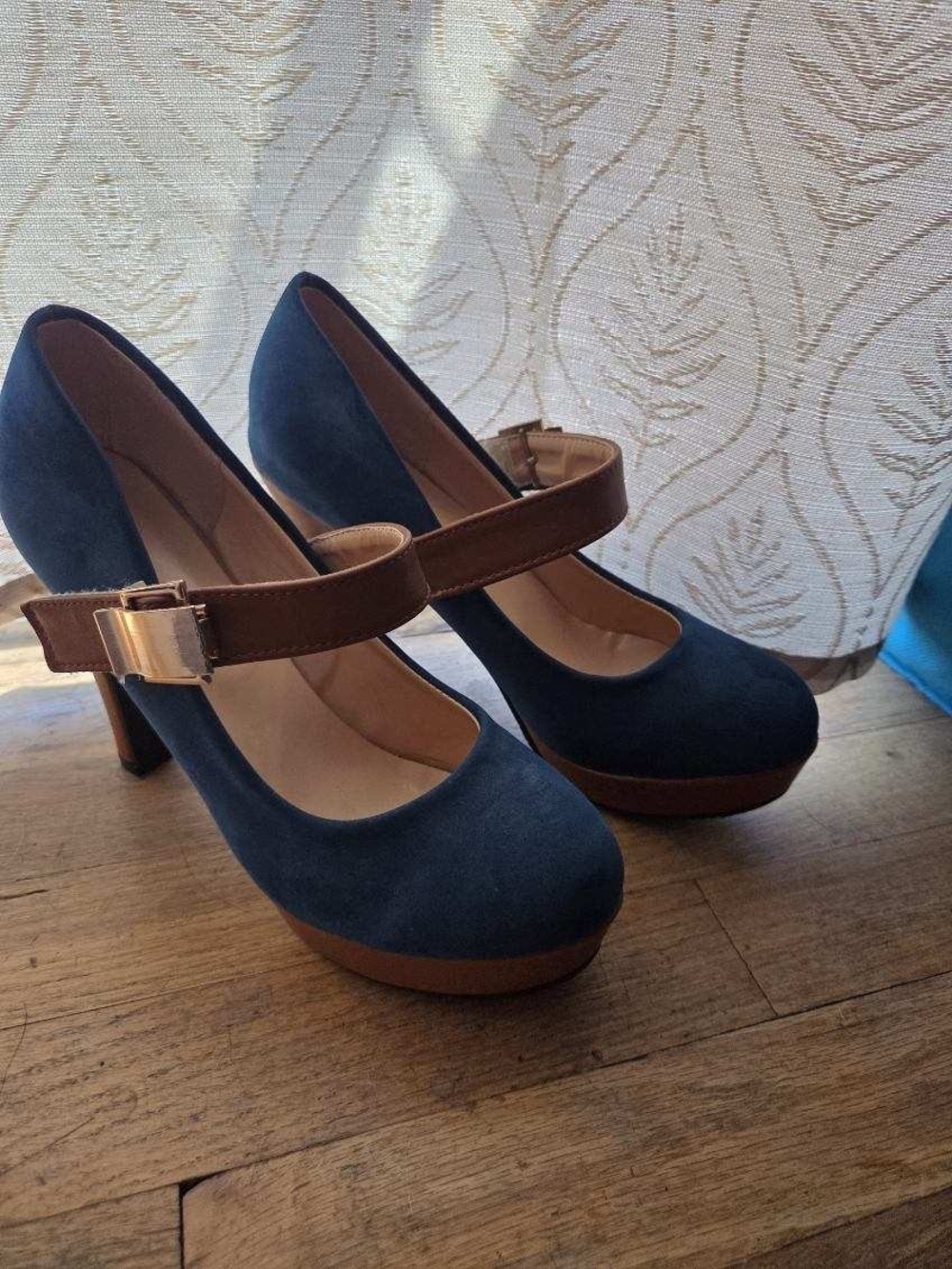 Classic Navy Mary Jane Platform Heels with Brown Strap